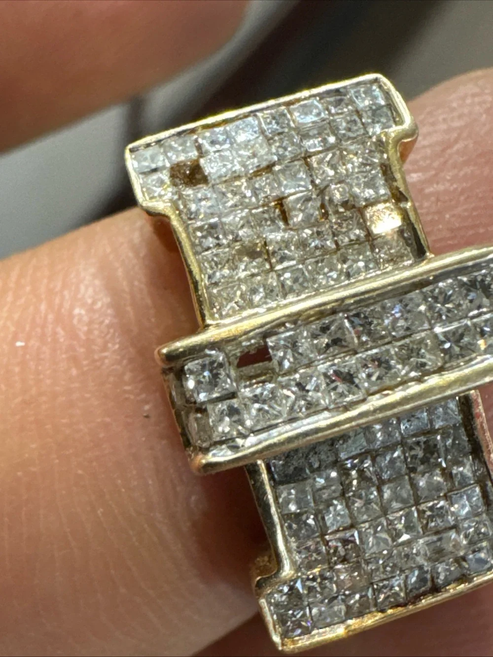 14K Yellow Gold Princess Cut Diamond Ring Size 6 7.5g Invisible Set I1-I2